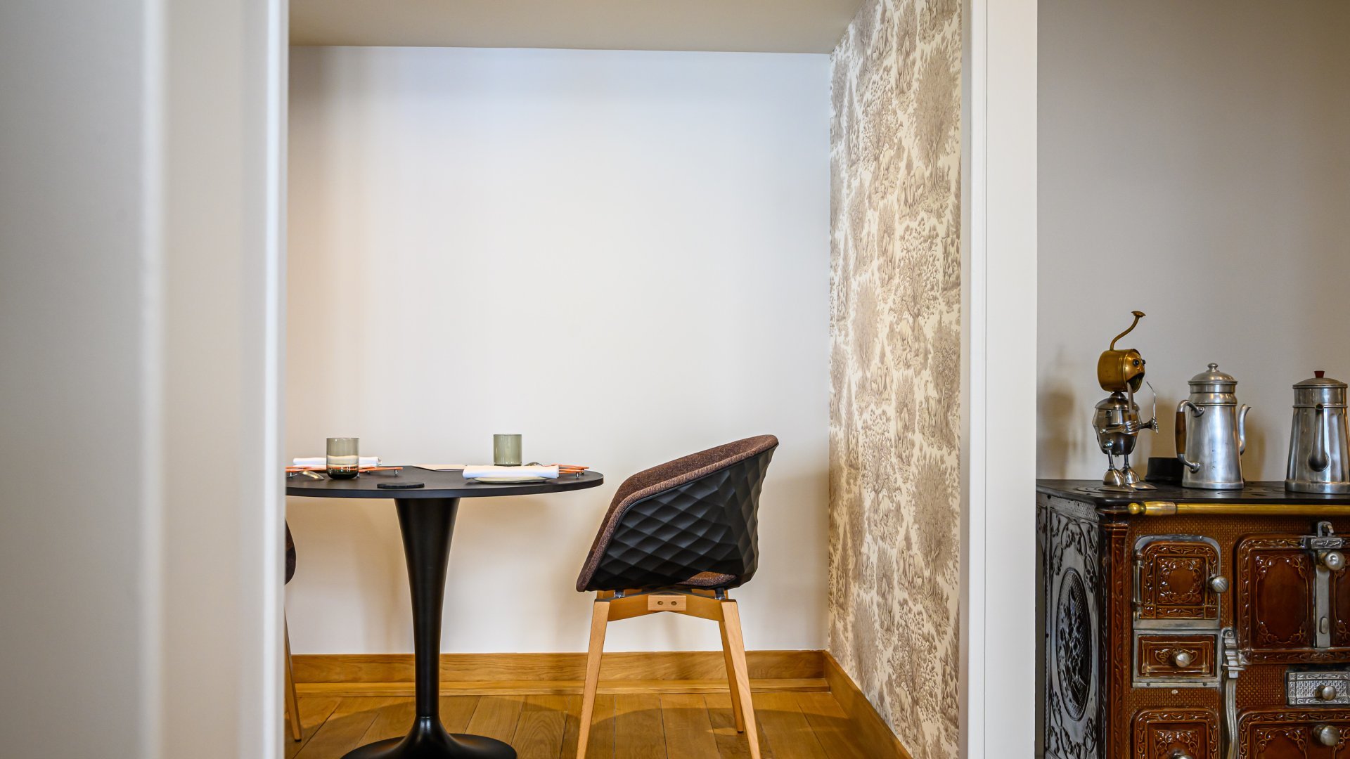 La salle du restaurant de l'Auberge de l'Abbaye à Ambronay