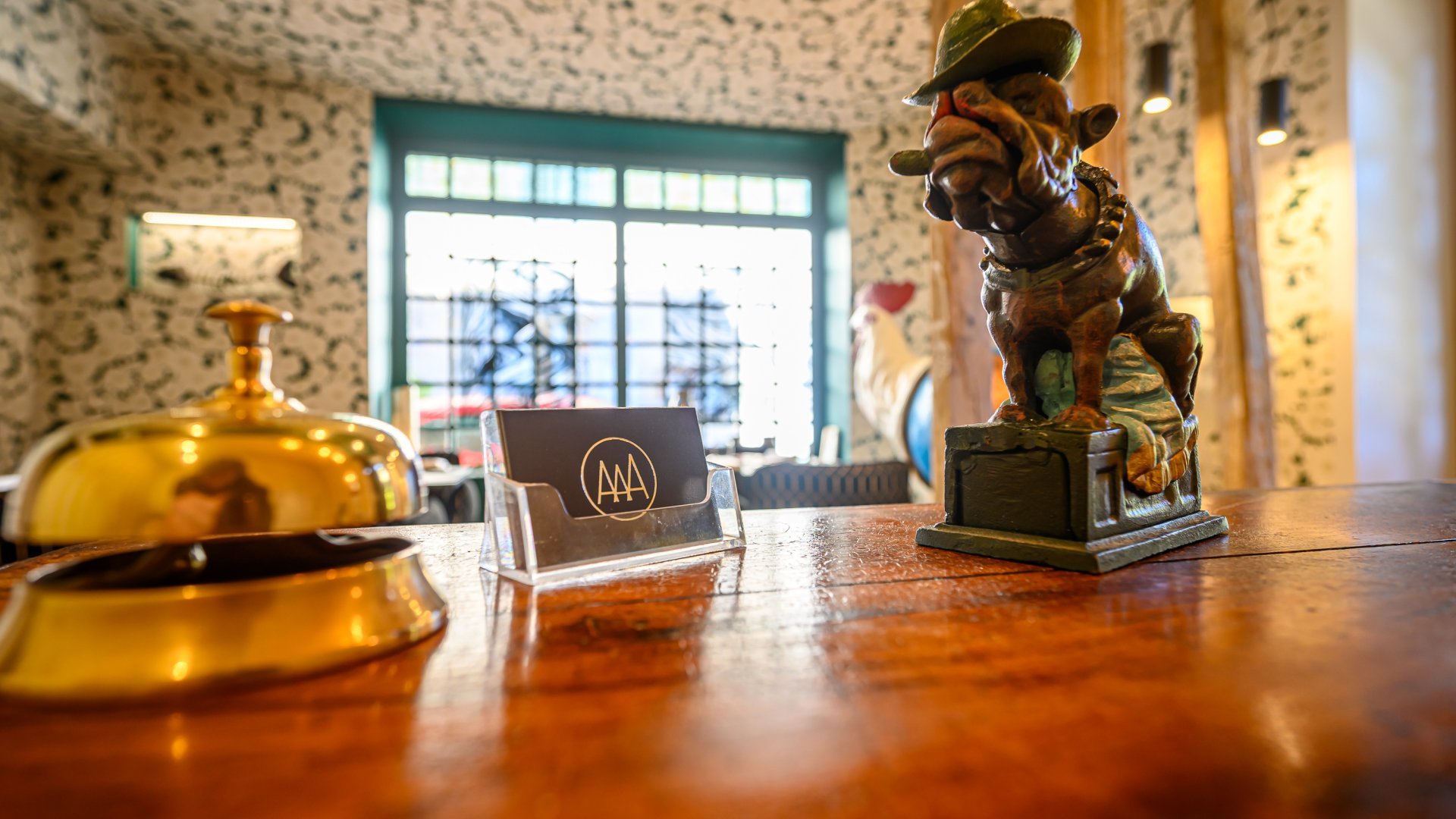 Le dog de l'Auberge de l'Abbaye à Ambronay