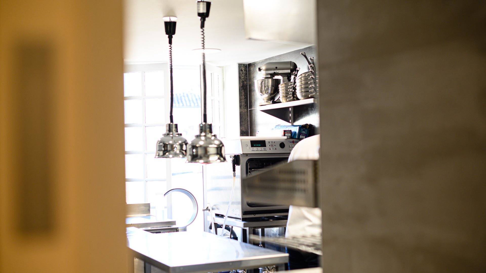 Les lampes chauffantes de l'Auberge de l'Abbaye à Ambronay